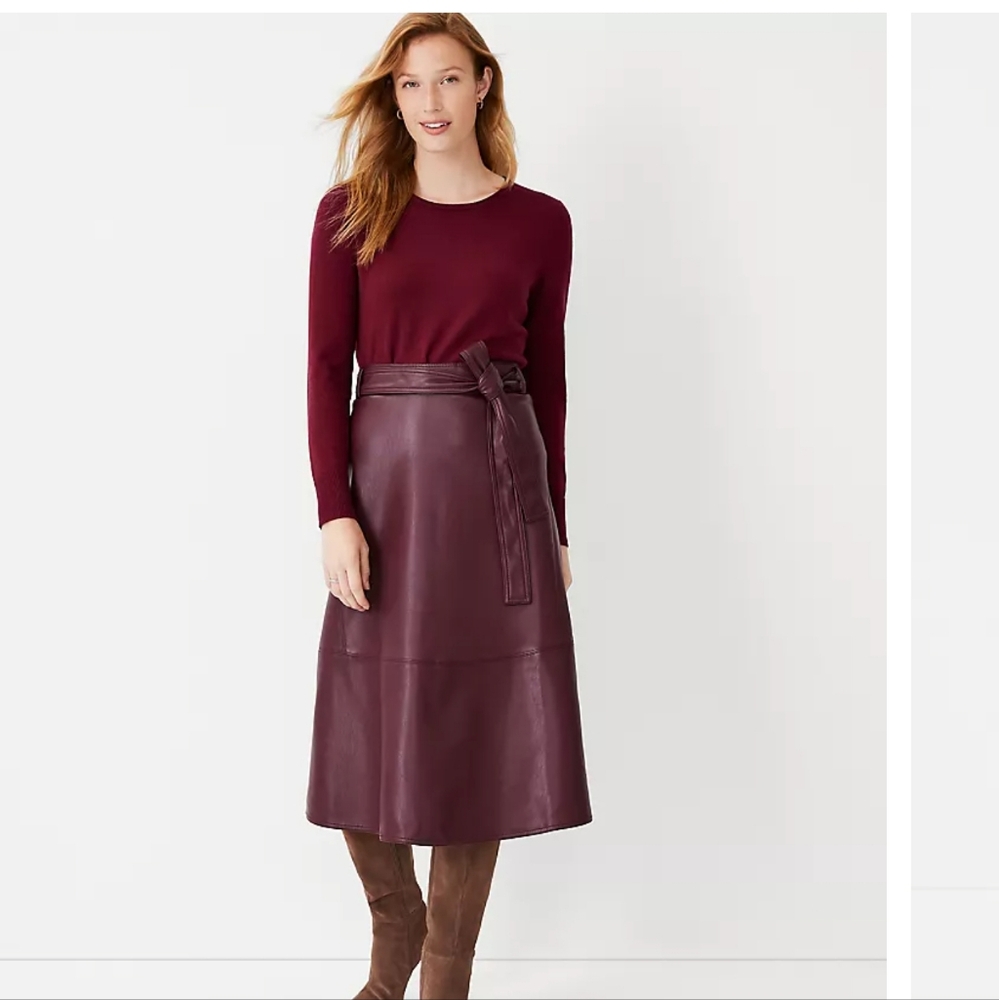 Anntaylor faux leather burgundy midi skirt in size 4P